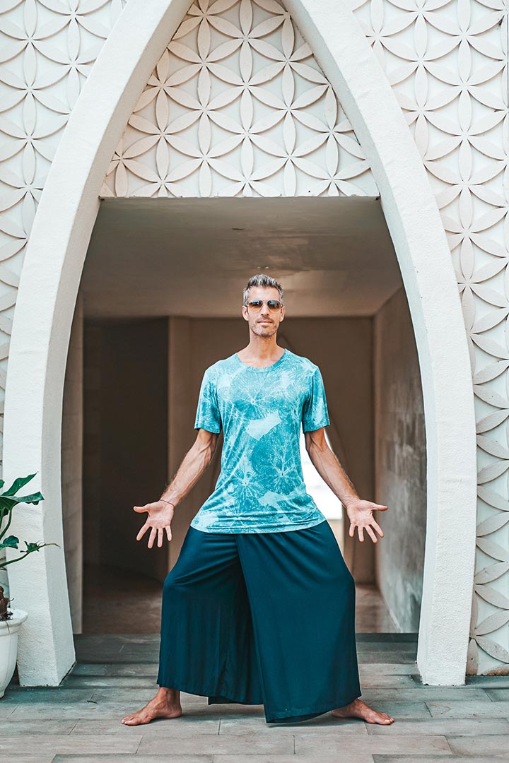 Men`s 100% Bamboo Organic Indigo Plant Dye Oversized T-Shirt - Blue White