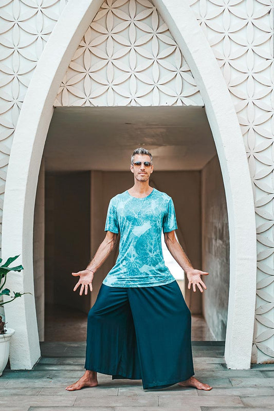 Men`s 100% Bamboo Organic Indigo Plant Dye Oversized T-Shirt - Blue White